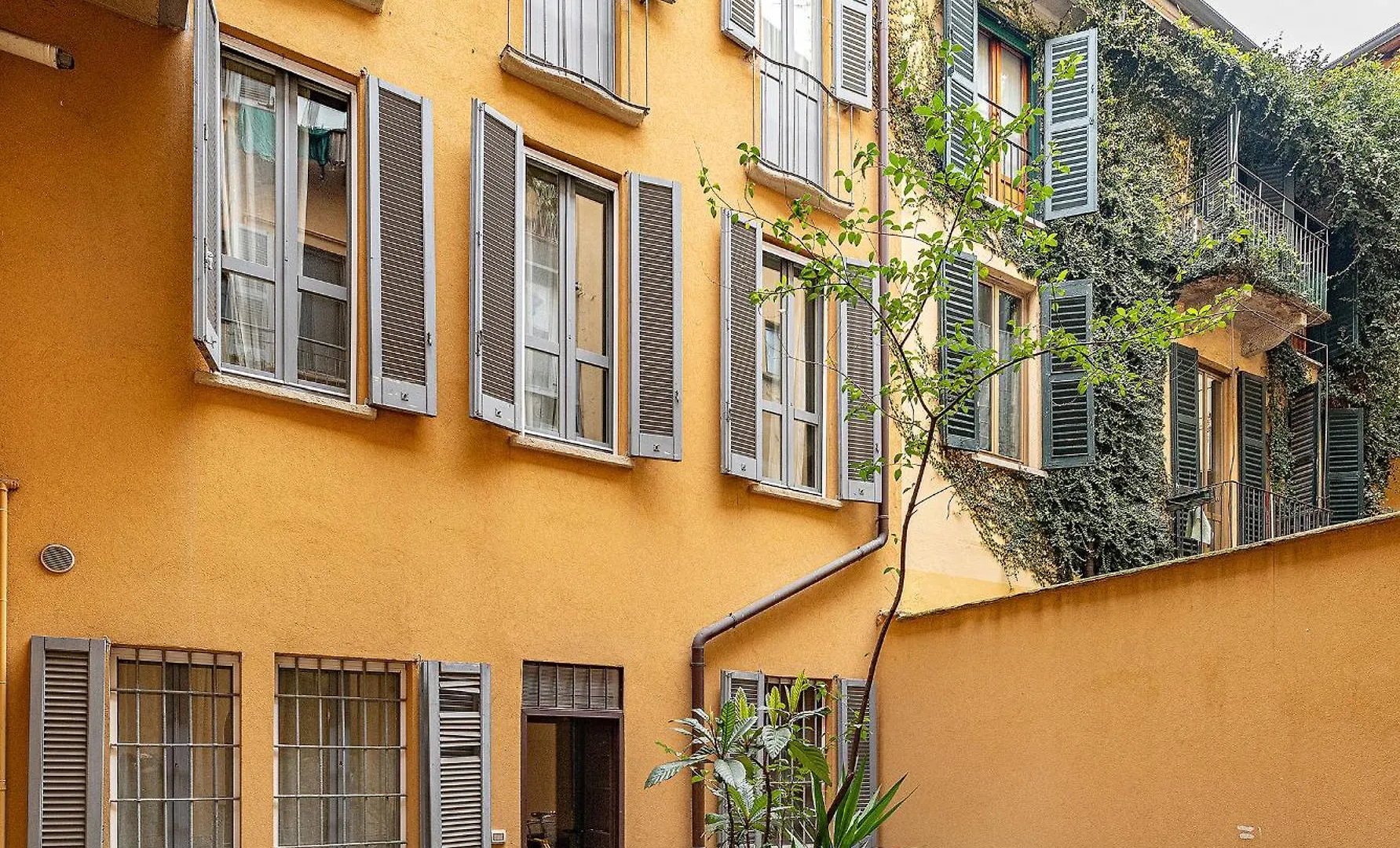 Ethnic-Chic, A Due Passi Dal Duomo! Apartment Milan Italy