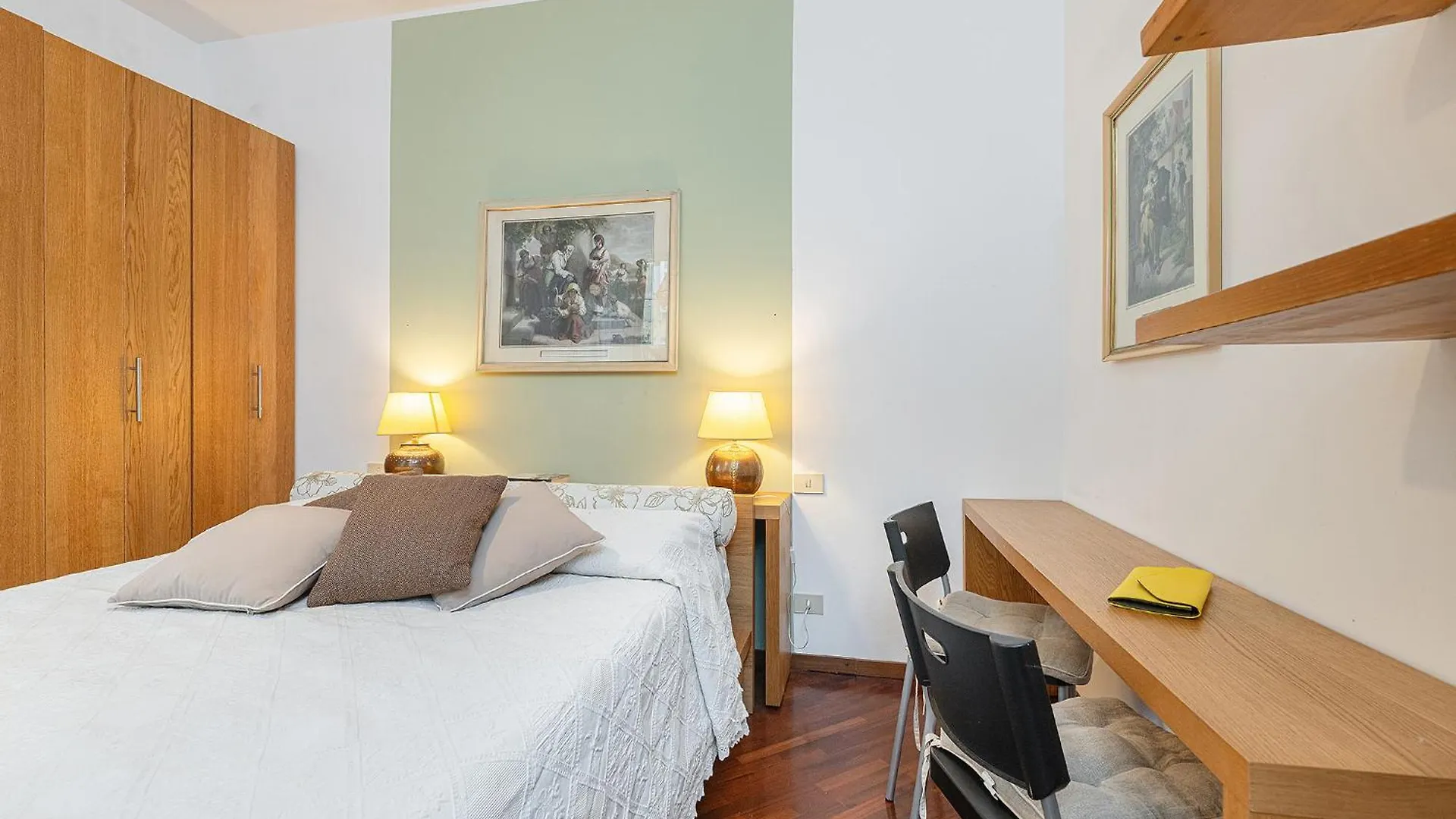 Ethnic-Chic, A Due Passi Dal Duomo! Apartment Milan 0*,