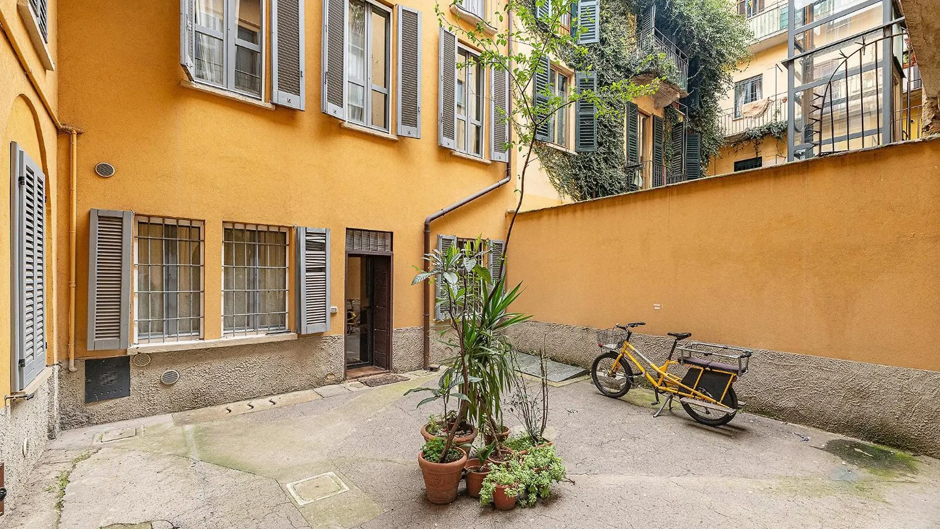 Ethnic-Chic, A Due Passi Dal Duomo! Apartment Milan