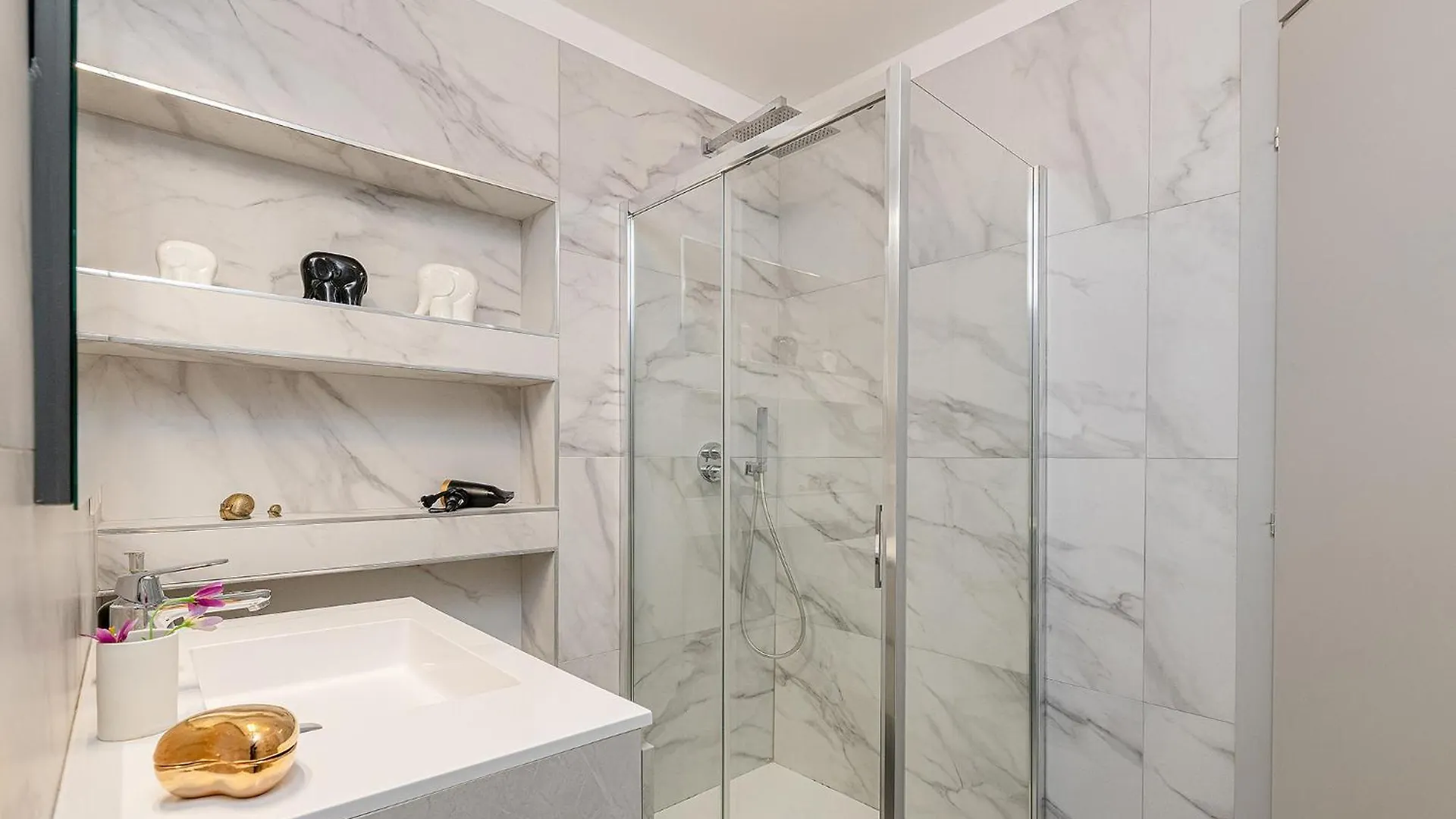 Ethnic-Chic, A Due Passi Dal Duomo! Apartment Milan