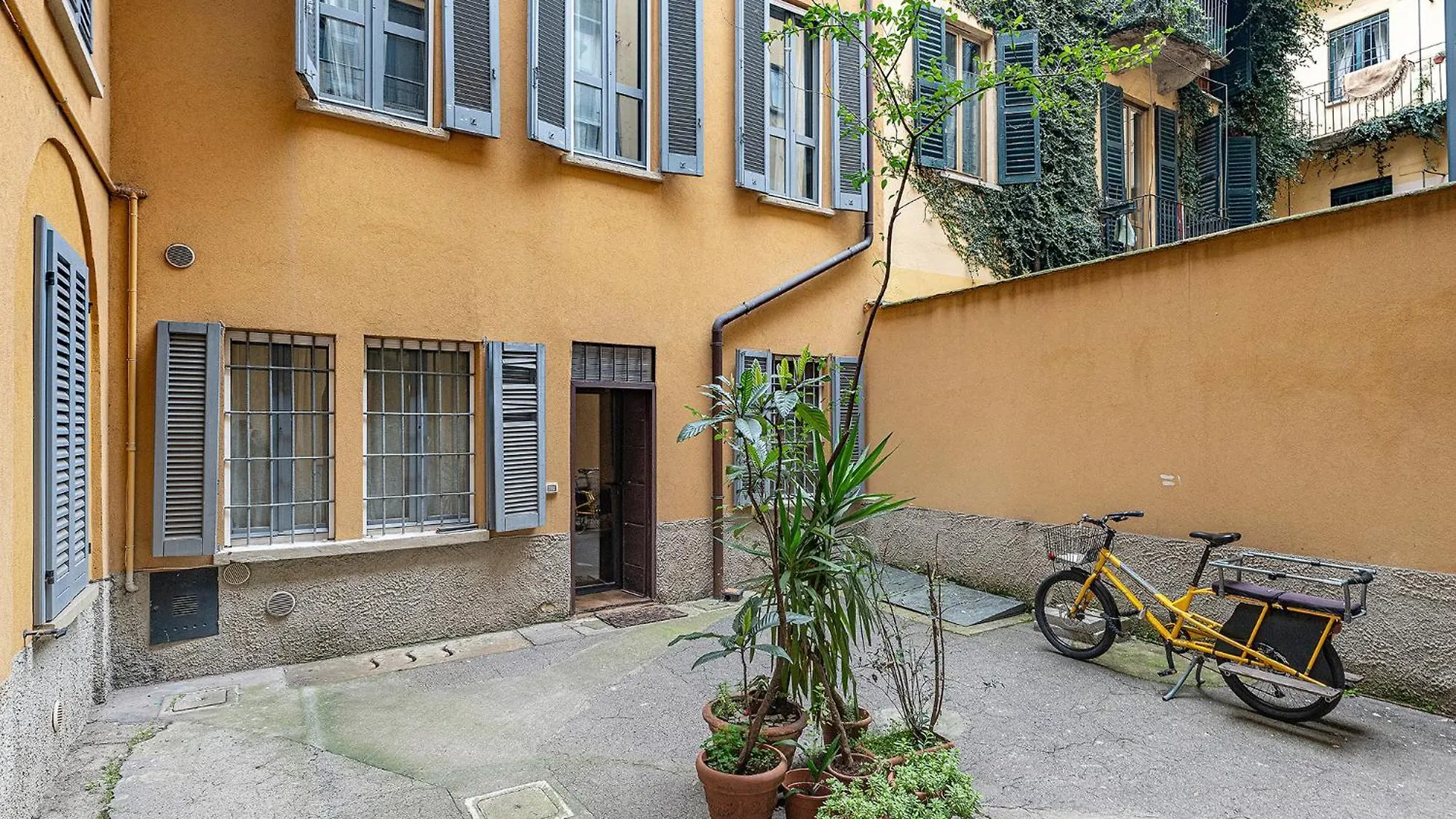 Ethnic-Chic, A Due Passi Dal Duomo! Apartment Milan